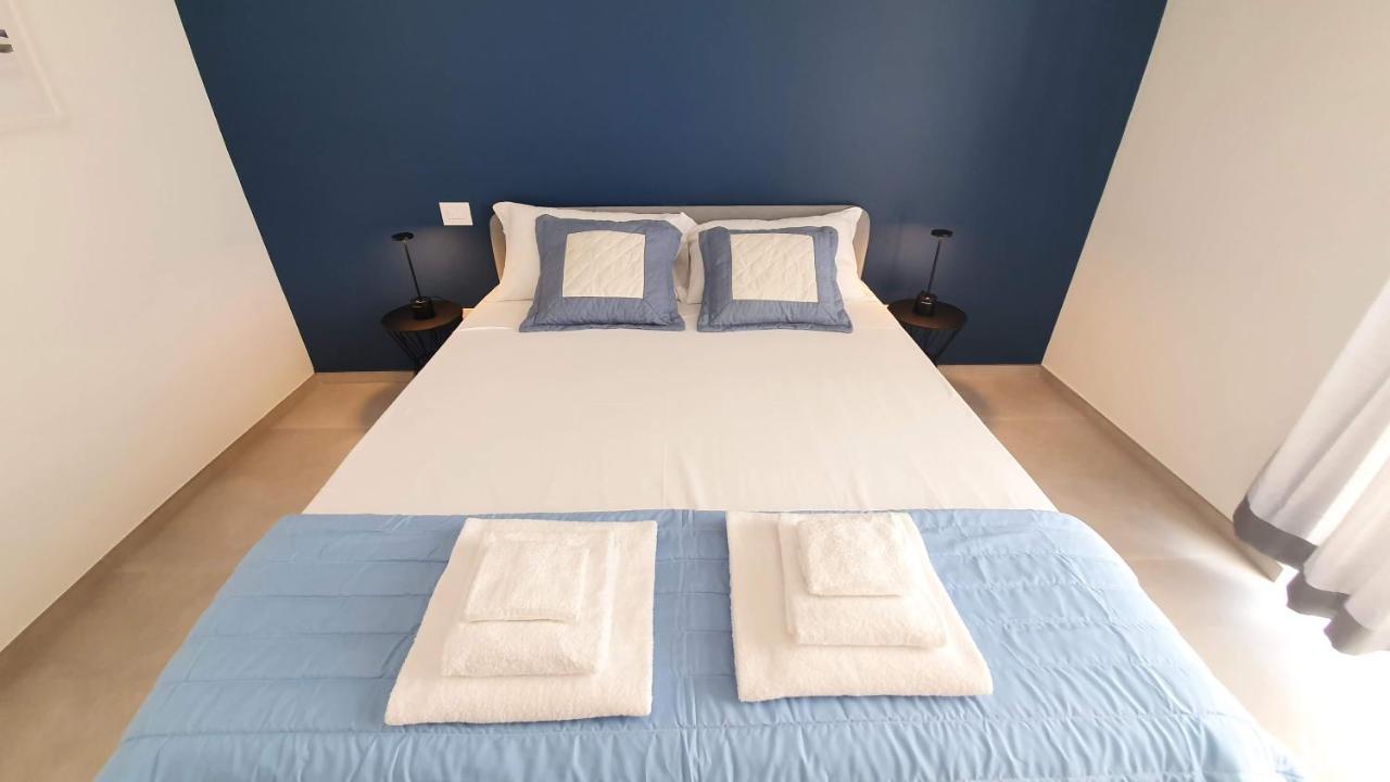 Villa Mediterranea Apartments - Seaview, Pool & Garden Бари Экстерьер фото