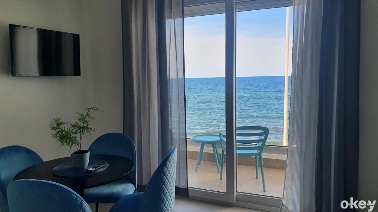 Villa Mediterranea Apartments - Seaview, Pool & Garden Бари Экстерьер фото