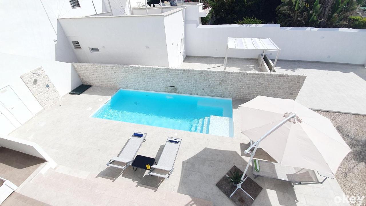 Villa Mediterranea Apartments - Seaview, Pool & Garden Бари Экстерьер фото