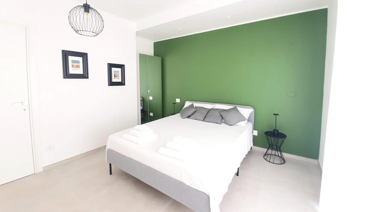 Villa Mediterranea Apartments - Seaview, Pool & Garden Бари Экстерьер фото