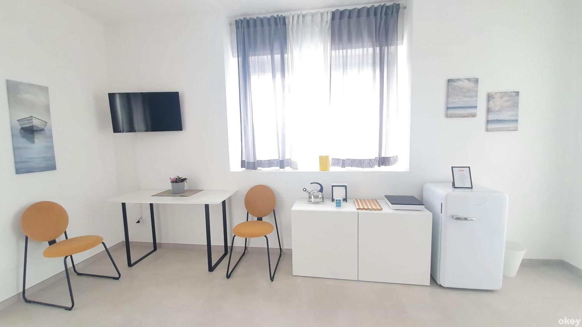 Villa Mediterranea Apartments - Seaview, Pool & Garden Бари Экстерьер фото