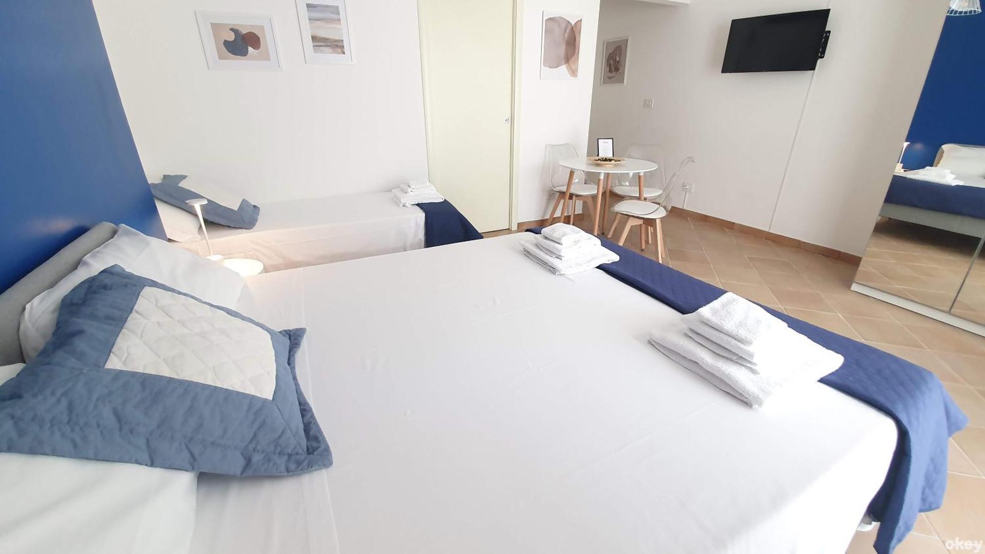Villa Mediterranea Apartments - Seaview, Pool & Garden Бари Экстерьер фото