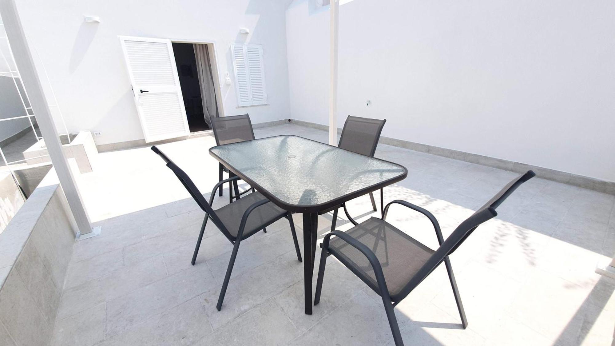Villa Mediterranea Apartments - Seaview, Pool & Garden Бари Экстерьер фото