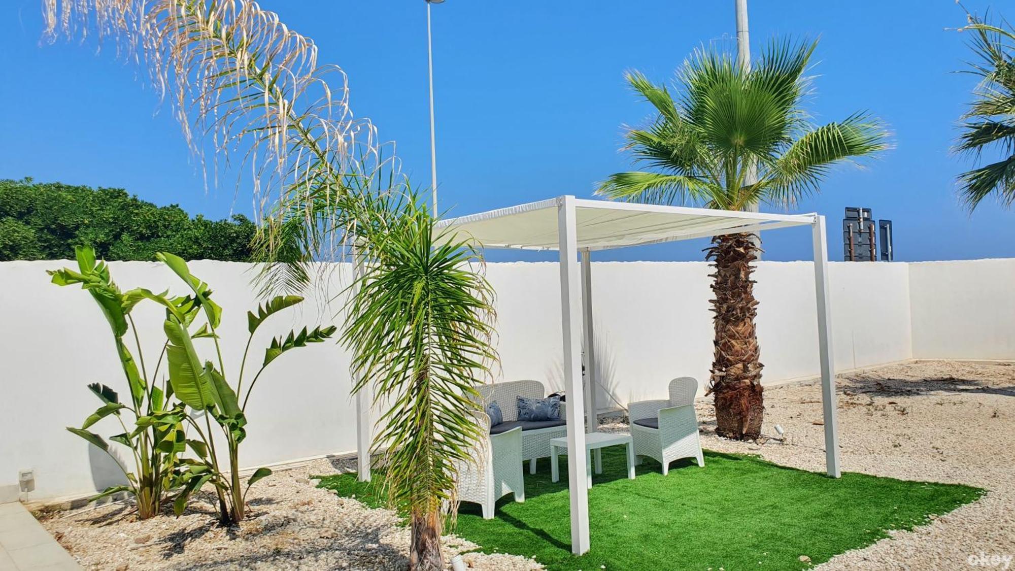 Villa Mediterranea Apartments - Seaview, Pool & Garden Бари Экстерьер фото