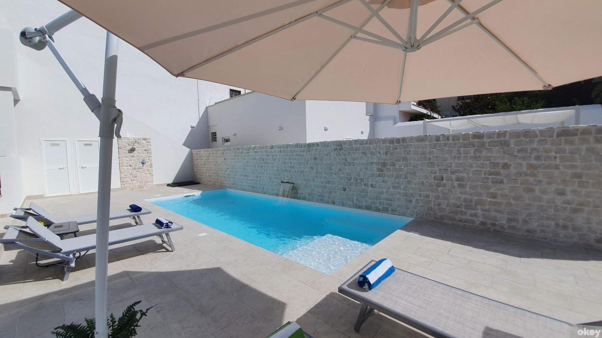 Villa Mediterranea Apartments - Seaview, Pool & Garden Бари Экстерьер фото