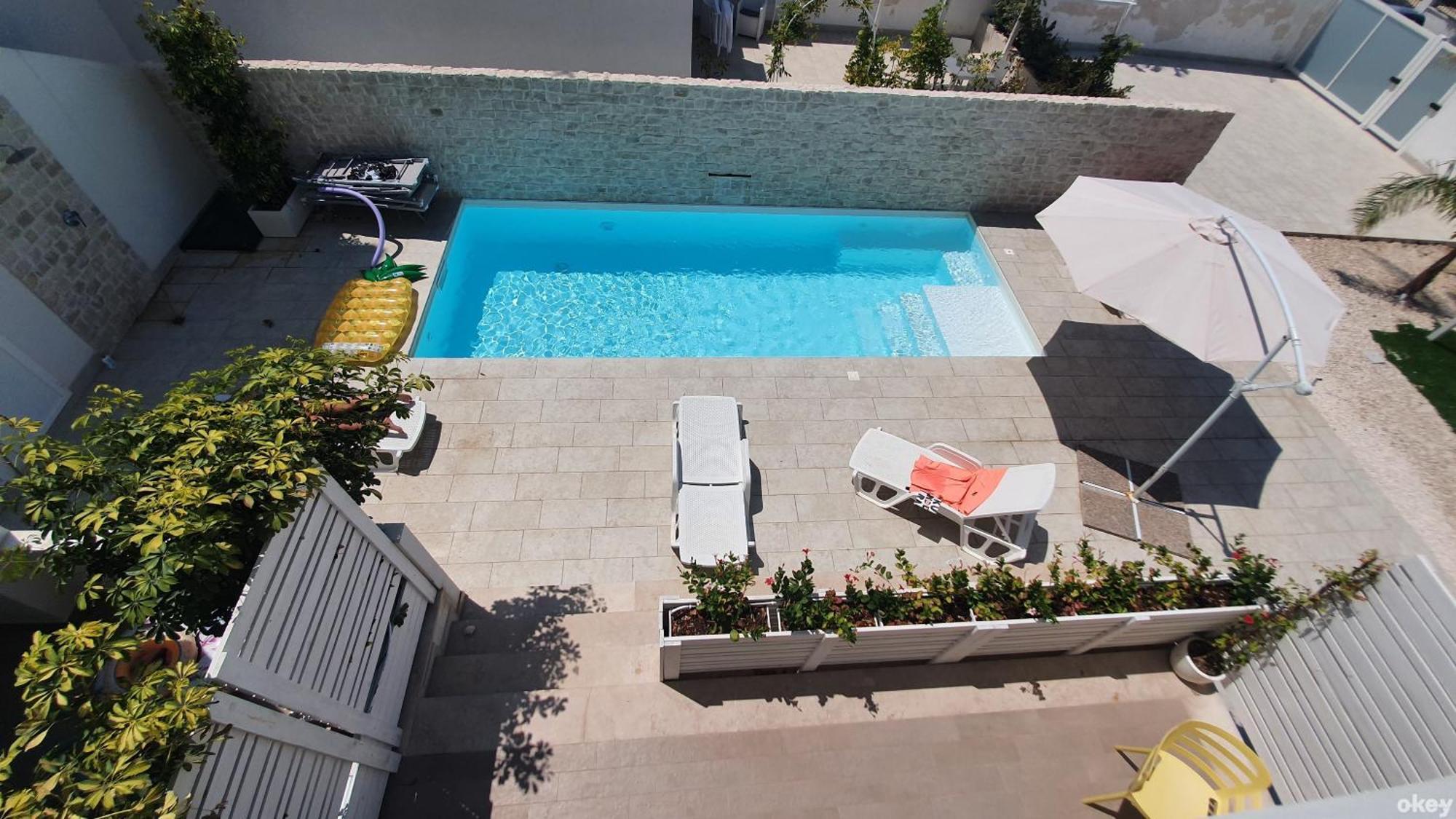 Villa Mediterranea Apartments - Seaview, Pool & Garden Бари Экстерьер фото